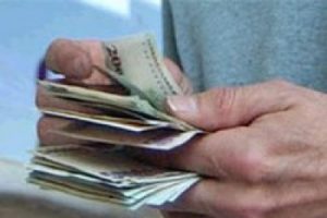 Dolandırıcılık &ccedil;etesini &ccedil;&ouml;kertmek isterken dolandırıldı