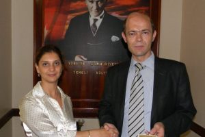 Pes etmeyen imam turist rehberliği kokartına kavuştu
