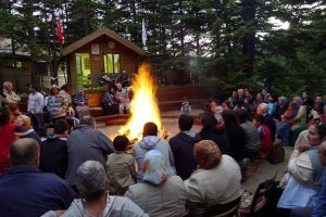 Uludağ'da kamp ateşi yandı