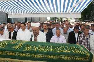 Abidin ustayı binlerce kişi uğurladı