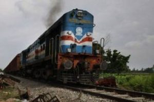Tren raydan &ccedil;ıktı: 35 &ouml;l&uuml;