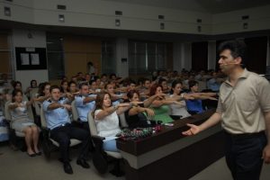 Personele hipnozlu eğitim