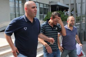 Ev sahibi uyanınca &uuml;&ccedil;&uuml;nc&uuml; kattan atladı
