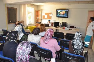 İneg&ouml;l'de 460 hastaya evlerinde sağlık hizmeti veriliyor