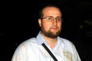Kaybolan kuyumcu aydınlatma fişekleriyle bulundu