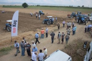 Yenişehir'de trakt&ouml;r şovu