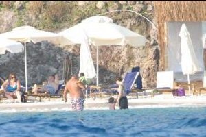 S&uuml;rpriz tatil