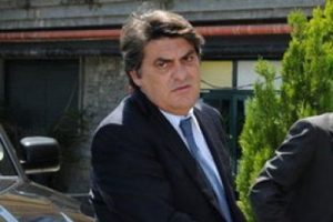 Adalı istifa etti!