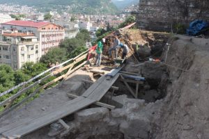 Bursa'nın gerdanlığı ışıklı surlar