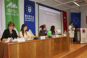 Şiddete maruz kalan kadına &uuml;cretsiz avukat