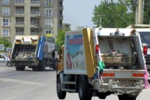Bursa'da &ccedil;&ouml;p kamyonları isyan ettirdi - &Ouml;ZEL HABER