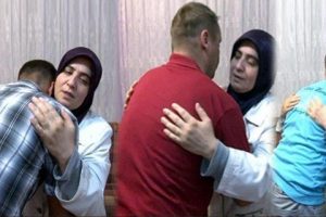 Oğlu gelemedi arkadaşları geldi