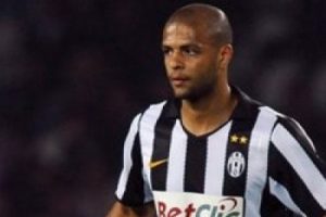 Juventus Melo'yu resmen a&ccedil;ıkladı
