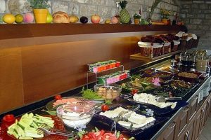 Tatilde a&ccedil;ık b&uuml;feyi g&ouml;r&uuml;nce &ouml;l&ccedil;&uuml;y&uuml; ka&ccedil;ırmayın