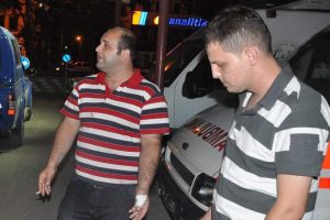 Konserde bı&ccedil;aklı kavga