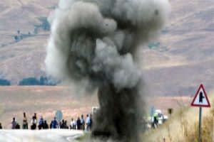 Van'da askeri ara&ccedil;lara taciz ateşi!