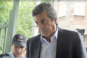 G&ouml;zaltına alınanlar sağlık kontrol&uuml;nde