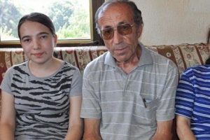 &Uuml;niversiteler Menekşe'nin peşinde
