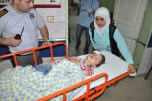 Bisikletten d&uuml;şen k&uuml;&ccedil;&uuml;k kız hastanelik oldu