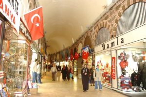 Kapalı &ccedil;arşı AVM'ler gibi gece de a&ccedil;ık olacak