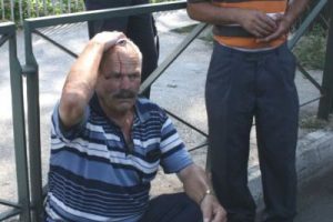 Ambulansın gelmesini b&ouml;yle bekledi