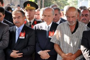 Şehit cenazesinde Bah&ccedil;eli'ye şok tepki
