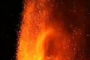 Etna işte b&ouml;yle faliyete ge&ccedil;ti!