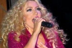 Hadise Mahsun'la teknede buluşuyor