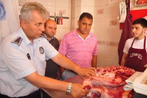 İneg&ouml;l'de kasap ve et reyonlarına denetim