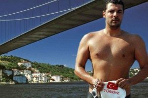 Boğaz K&ouml;pr&uuml;s&uuml;'nden atlayacak İmralı'ya y&uuml;zecek