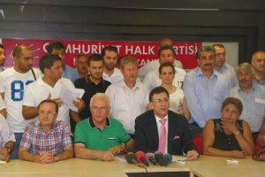 Akdoğan da adaylığını a&ccedil;ıkladı: CHP ilkelerinin izindeyiz