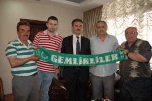 Burasporlu taraftarlardan Refik Yılmaz'a ziyaret