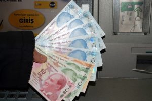 Eliniz doluyken para alıp vermeyin!