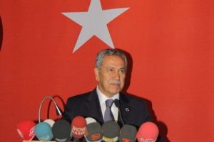 Arın&ccedil;: Ekonomik ve siyasi istikrar siyam ikizleri gibidir