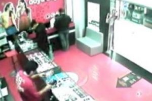 Dolandırıcıyı yakalayana 5 bin lira &ouml;d&uuml;l