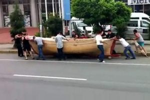 Karadeniz usul&uuml; sandal taşıma b&ouml;yle olur
