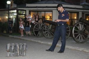 Bursalılar havai fişekle oruca başlıyor