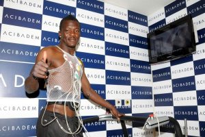 Bursaspor'un yeni golc&uuml;s&uuml; Bangura turp gibi
