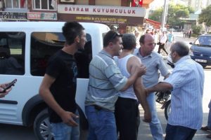 Bursa'da taksicilerin bı&ccedil;aklı kavgası