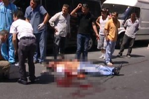 Taksim'de silahlar konuştu, kurşunlar b&ouml;yle yağdı