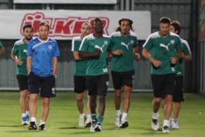 Bangura yarın imzalayacak