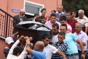 G&ouml;lette boğularak hayatını kaybeden askere g&ouml;zyaşı seli