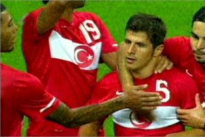 Emre gol&uuml; attı formayı &ouml;pt&uuml;