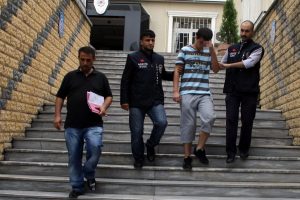 Taraftar eylemine provokasyon iddiasında iki g&ouml;zaltı