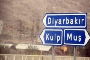 PKK 1 asker ve kaymakam adayını ka&ccedil;ırdı