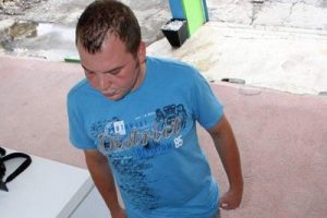 Arkadaşları dalga ge&ccedil;ince 3 ayda 33 kilo verdi