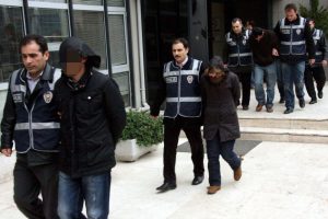 Yevmiyeci fuhuş &ccedil;etesinde 4 tahliye