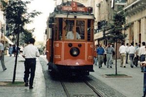 Sokak m&uuml;zisyenlerine de yasak geldi
