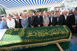 Başkan Altepe'nin babasını binlerce kişi uğurladı