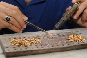 Altının y&uuml;kselişine &ccedil;ok &uuml;z&uuml;l&uuml;yorlar